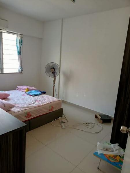 Flat for Sale at Gat Lebuh Macallum - A Ee Ee - Bedroom - PropertyGuru.com.my