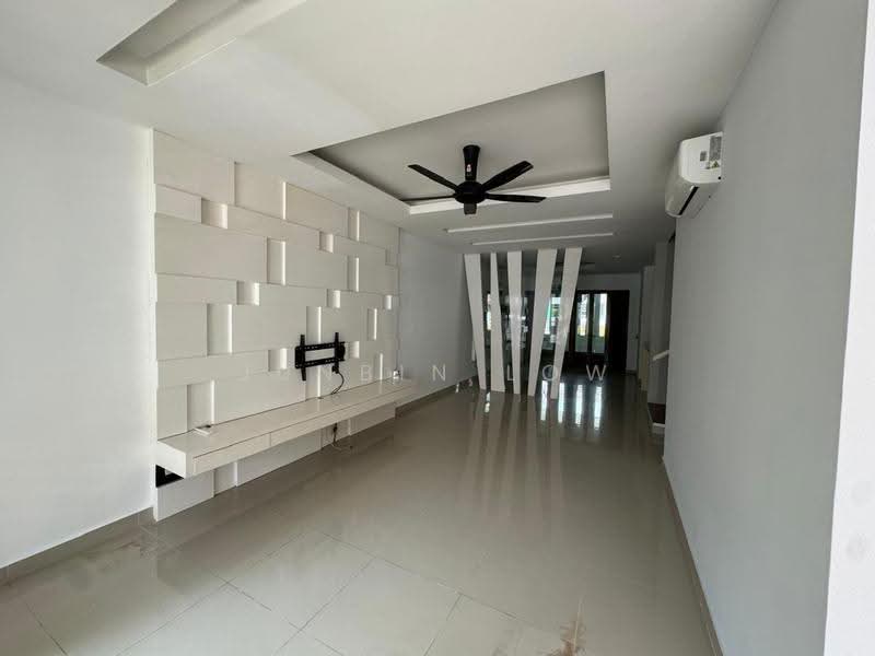 2-storey Terraced House for Sale in Bandar Kinrara Seksyen 5 (Bandar Kinrara) - Junbin Low - Living Room - PropertyGuru.com.my