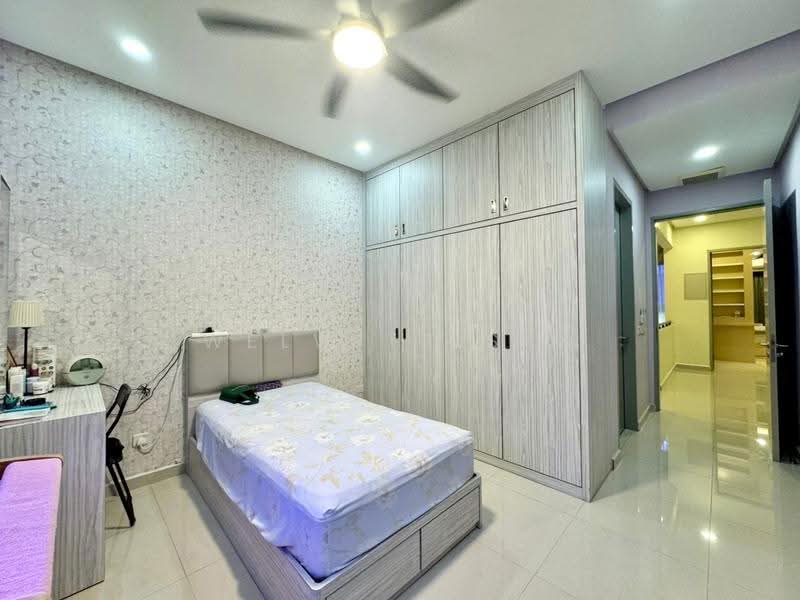 3-storey Terraced House for Sale in Batu Uban (Gelugor) - Welwits Sim - Bedroom - PropertyGuru.com.my