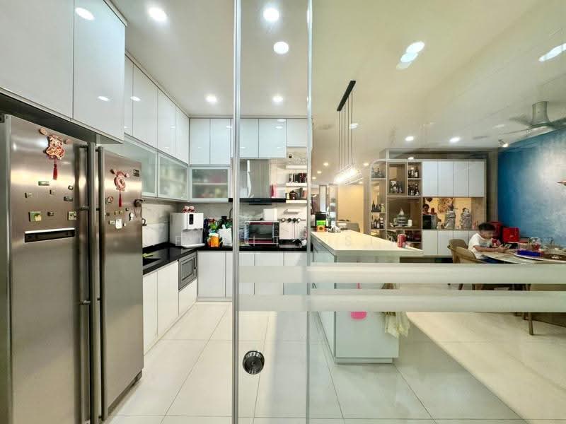 3-storey Terraced House for Sale in Batu Uban (Gelugor) - Welwits Sim - Kitchen - PropertyGuru.com.my
