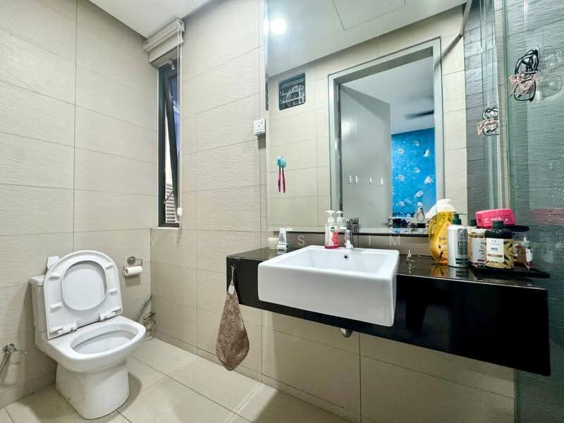 3-storey Terraced House for Sale in Batu Uban (Gelugor) - Welwits Sim - Bathroom - PropertyGuru.com.my