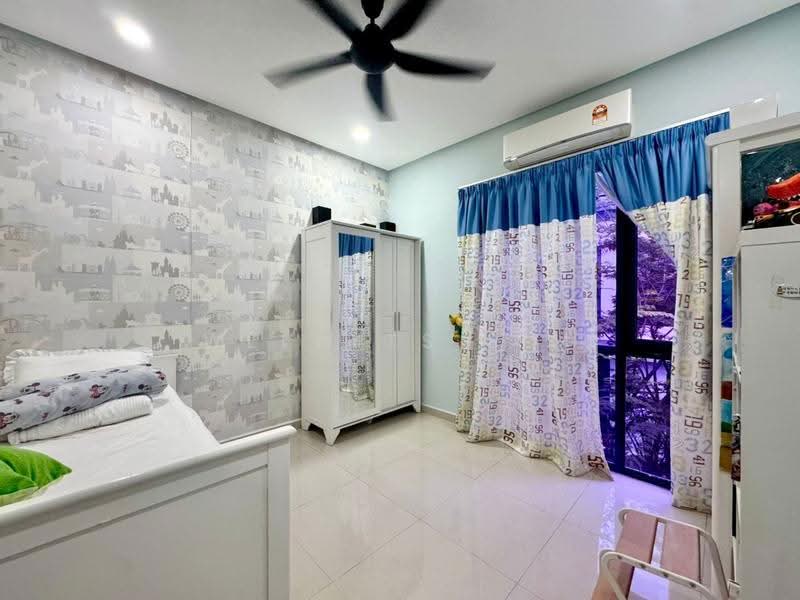 3-storey Terraced House for Sale in Batu Uban (Gelugor) - Welwits Sim - Bedroom - PropertyGuru.com.my