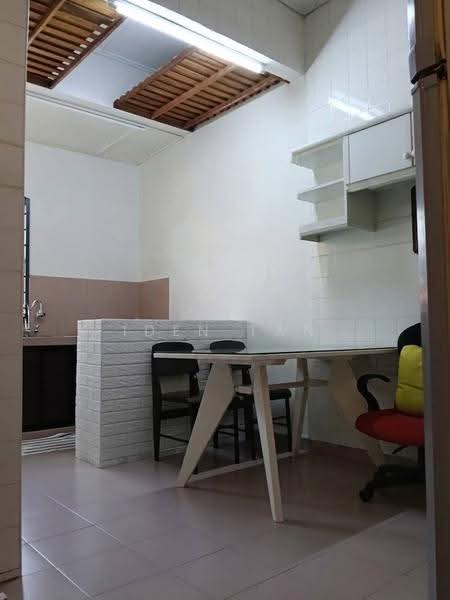 Rumah Teres 1.5-Tingkat untuk Dijual di Taman Molek (Johor Bahru) - Iden Tan - Kitchen - PropertyGuru.com.my
