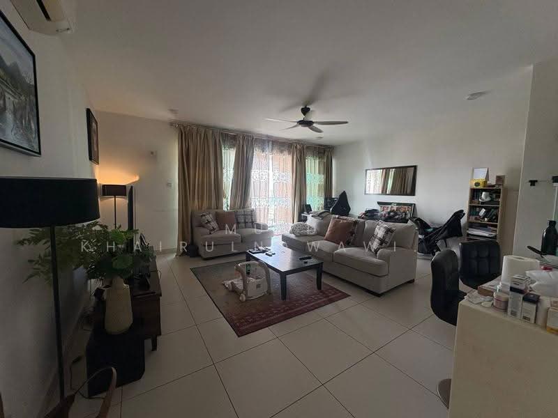 Kondominium untuk Dijual di Cristal Serin Residence - Muhd Khairulnawawi Kamaruddin - Living Room - PropertyGuru.com.my