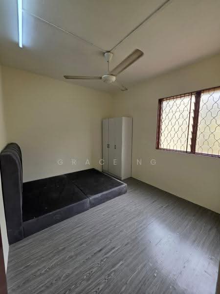 Rumah Flat untuk Dijual di Flat Bandar Selesa Jaya @ Jalan Silat Gayong - Grace Ng - Bedroom - PropertyGuru.com.my