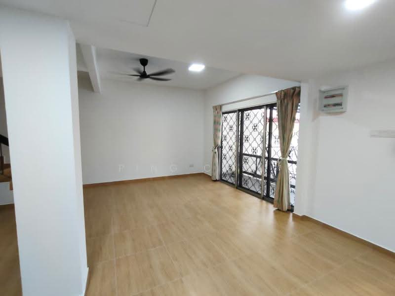 2.5-storey Terraced House for Rent in Sri Petaling (Kuala Lumpur) - Ping Chin - Living Room - PropertyGuru.com.my