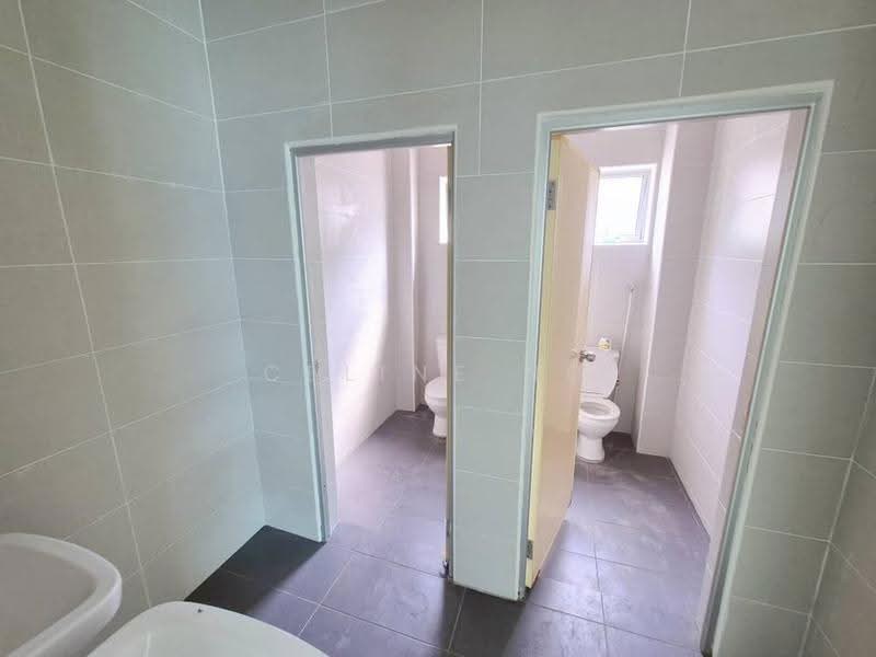 Factory for Rent in Taman Perindustrian Senai (Senai) - Celine Ng - Bathroom - PropertyGuru.com.my