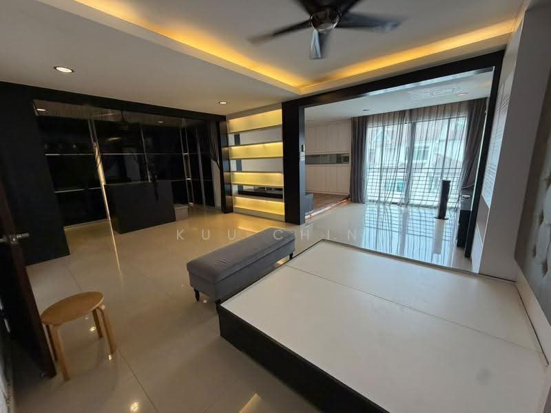 Semi-Detached House for Sale in Taman Suria (Johor Bahru) - Kuu Chin - Bedroom - PropertyGuru.com.my