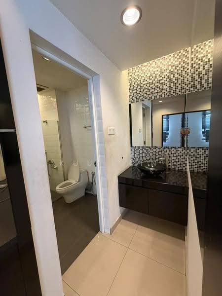 Semi-Detached House for Sale in Taman Suria (Johor Bahru) - Kuu Chin - Bathroom - PropertyGuru.com.my