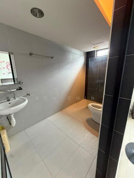 Semi-Detached House for Sale in Taman Suria (Johor Bahru) - Kuu Chin - PropertyGuru.com.my