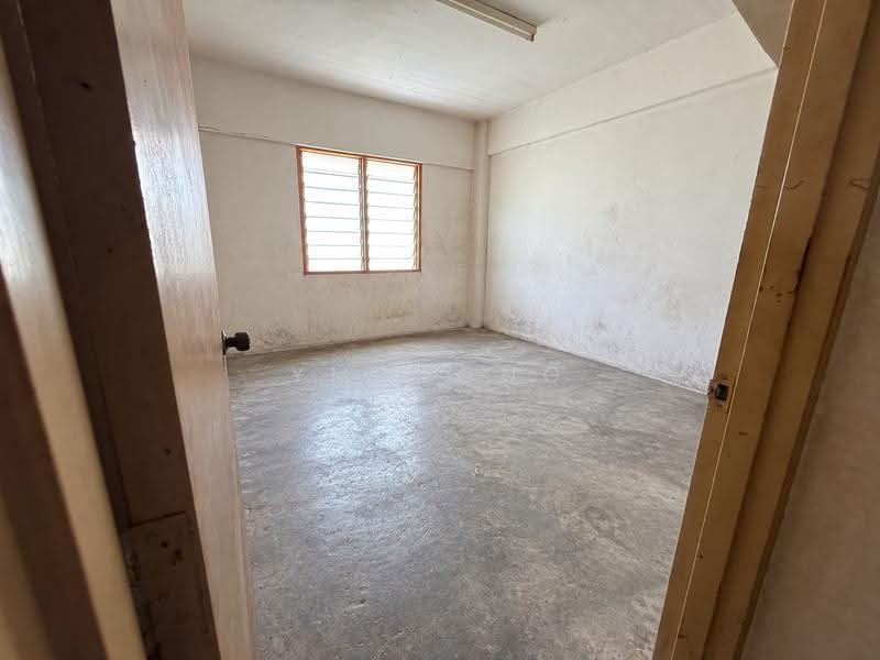 Rumah Flat untuk Dijual di Taman Plentong Utama - Ym Wong - Interior - PropertyGuru.com.my