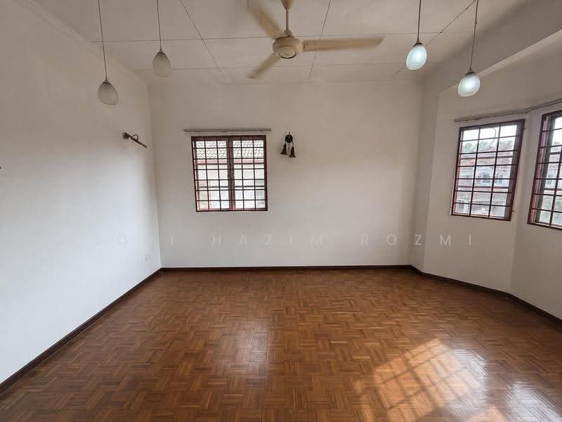 2-storey Terraced House for Sale in Cheras (Selangor) - Fiqri Hazim Rozmi - Living Room - PropertyGuru.com.my