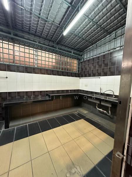 Semi-Detached House for Sale in Taman Anggun (Rawang) - Jessie Wong - Kitchen - PropertyGuru.com.my