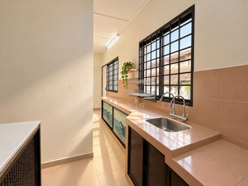 Rumah Teres 1.5-Tingkat untuk Dijual di Taman Molek (Johor Bahru) - Jun Xiong Tan - Kitchen - PropertyGuru.com.my