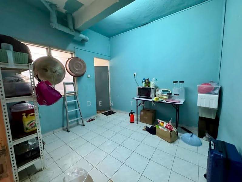 Rumah Teres 2-Tingkat untuk Dijual di Taman Muhibbah (Kulai) - Iden Tan - Kitchen - PropertyGuru.com.my