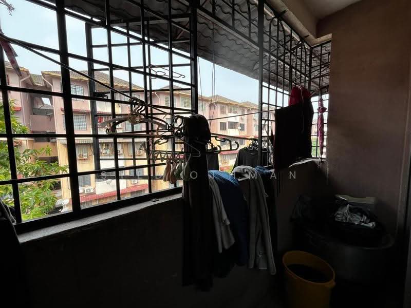 Pangsapuri untuk Dijual di Pangsapuri Putra Impian - Syed Othman - Balcony - PropertyGuru.com.my