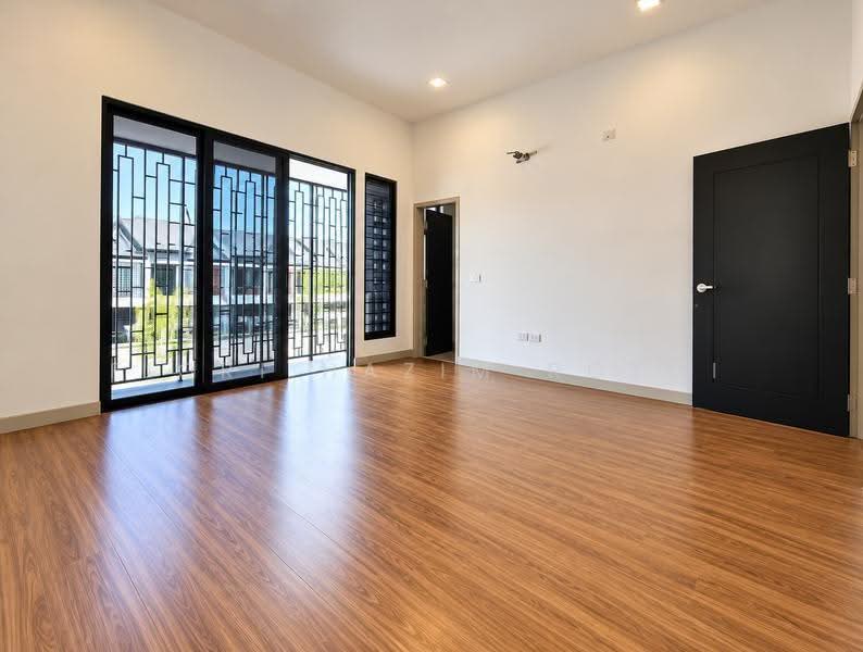 2-storey Terraced House for Sale in Elmina (Shah Alam) - Fiqri Hazim Rozmi - Living Room - PropertyGuru.com.my