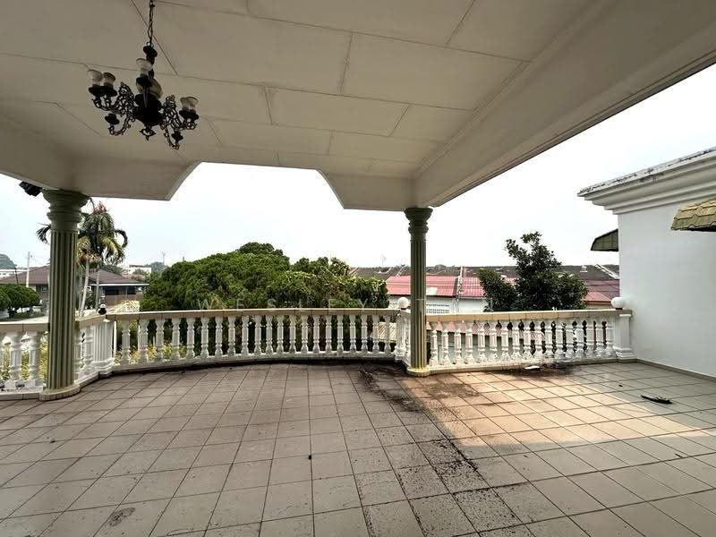 2-storey Terraced House for Sale in Kampung Lapan (Melaka City) - Wesley Tan - Balcony - PropertyGuru.com.my
