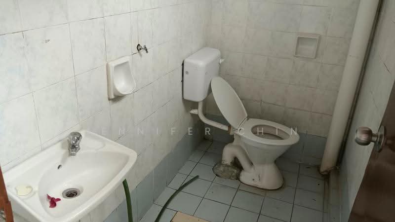 2.5-storey Terraced House for Rent in Balakong (Selangor) - Jennifer Chin - Bathroom - PropertyGuru.com.my