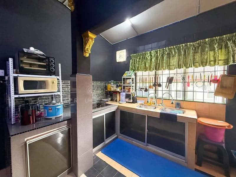 Rumah Teres 1-Tingkat untuk Dijual di Taman Pinggiran Pedas (Pedas) - Azrul Othman - Kitchen - PropertyGuru.com.my