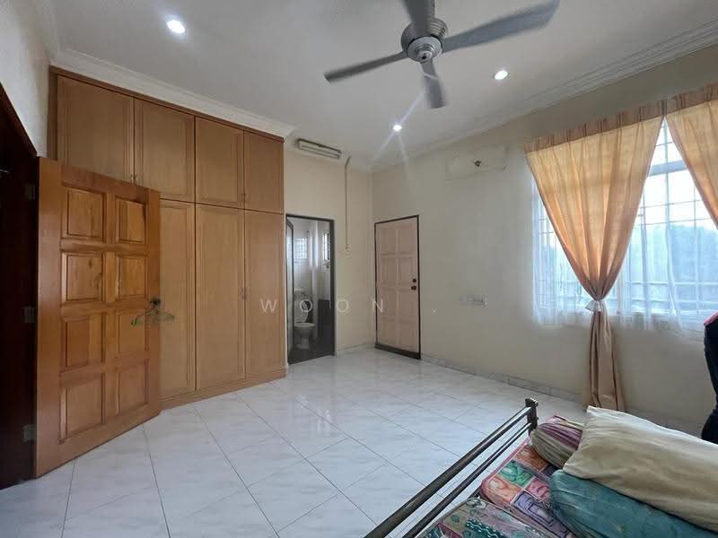 Rumah Bandar untuk Dijual di Taman Bukit Cheng (Cheng) - Woon . - PropertyGuru.com.my