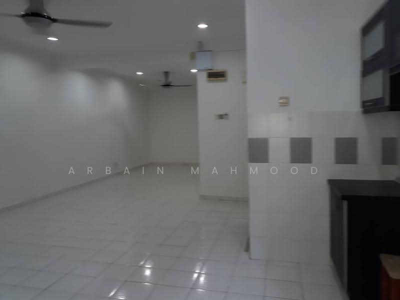 Rumah Bandar untuk Dijual di Batu Caves (Selangor) - Arbain Mahmood - Living Room - PropertyGuru.com.my