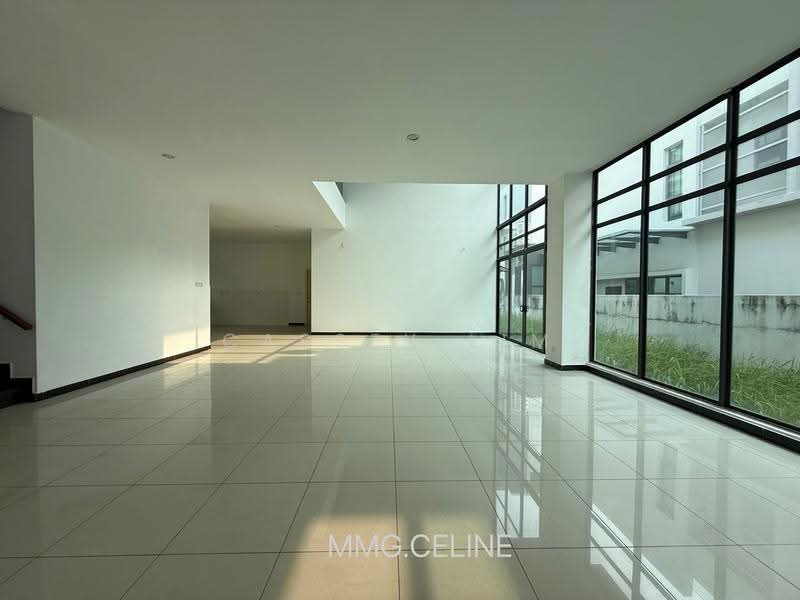 Bungalow House for Sale in Klang (Selangor) - Cassey Lim - Living Room - PropertyGuru.com.my