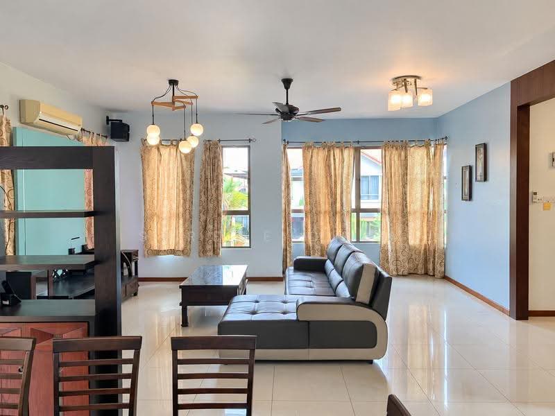 Rumah Berkembar untuk Disewa di Taman Mount Austin (Tebrau) - Serene Chua - Living Room - PropertyGuru.com.my