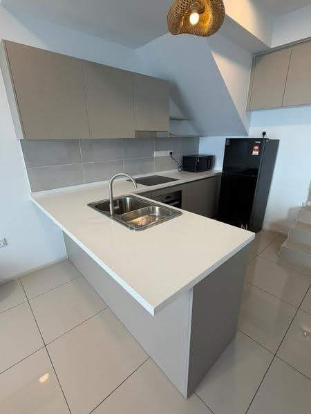 Kediaman Servis untuk Disewa di Residensi Estetik 8 (Est8) - Braedon Tan - Kitchen - PropertyGuru.com.my