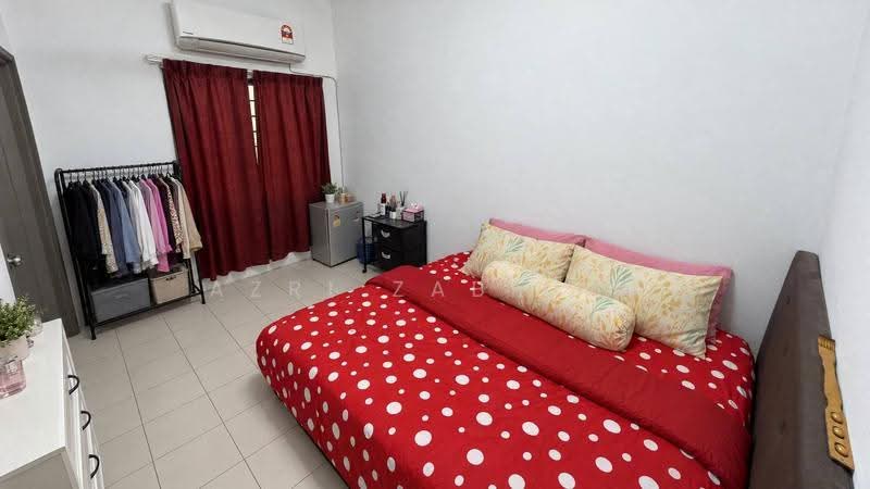 Rumah Teres untuk Dijual di Bandar Country Homes (Rawang) - Azri Zabidin - Bedroom - PropertyGuru.com.my