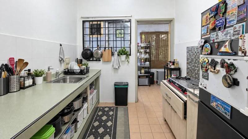 Rumah Teres untuk Dijual di Bandar Country Homes (Rawang) - Azri Zabidin - Kitchen - PropertyGuru.com.my
