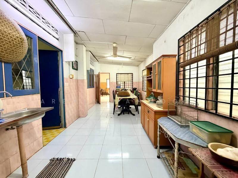 Rumah Banglo untuk Dijual di Kampung Changkat (Gombak) - Arbain Mahmood - Dining Room - PropertyGuru.com.my
