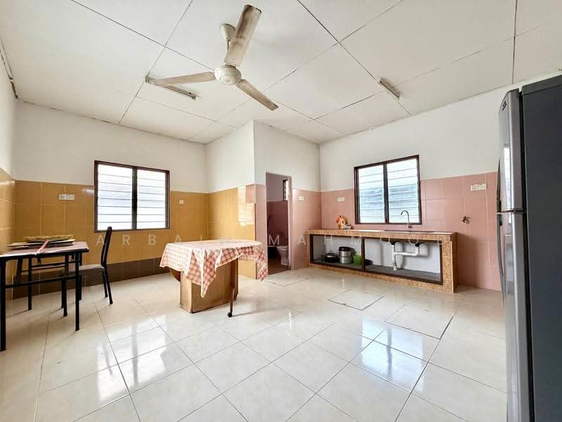 Rumah Banglo untuk Dijual di Kampung Changkat (Gombak) - Arbain Mahmood - Kitchen - PropertyGuru.com.my