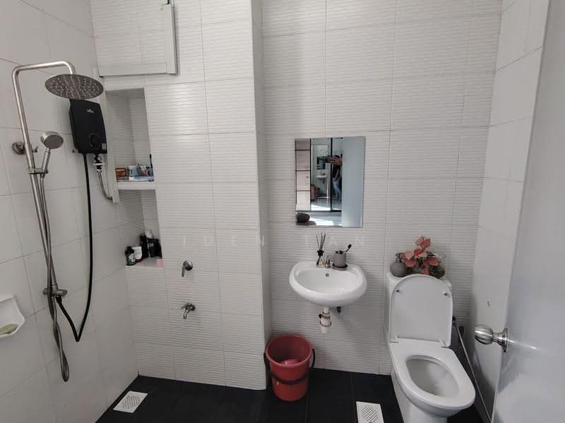 Rumah Teres 2-Tingkat untuk Dijual di Setia Eco Gardens (Gelang Patah) - Iden Tan - Bathroom - PropertyGuru.com.my