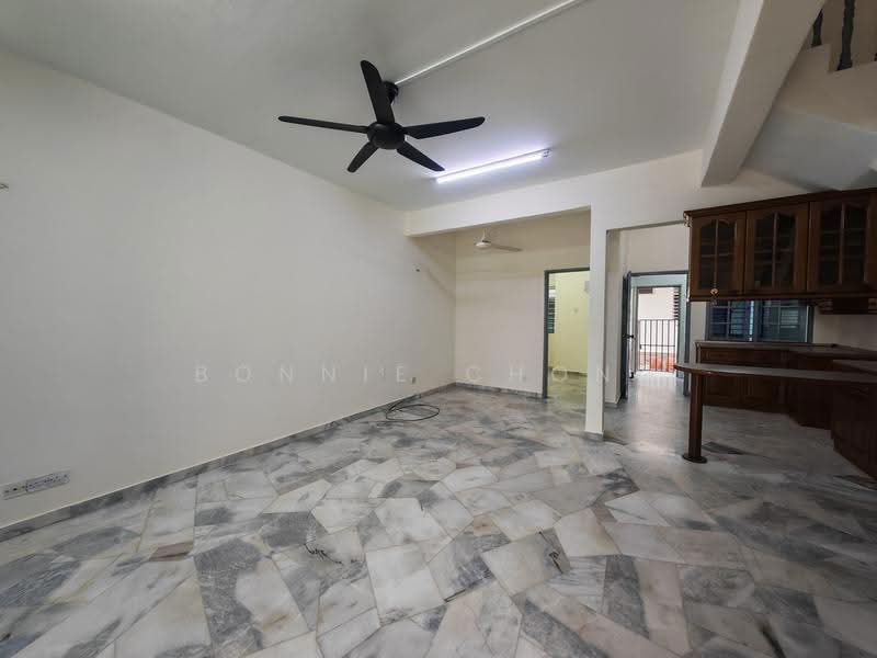 2-storey Terraced House for Rent in Kelana Jaya (Petaling Jaya) - Bonnie Chong - Living Room - PropertyGuru.com.my