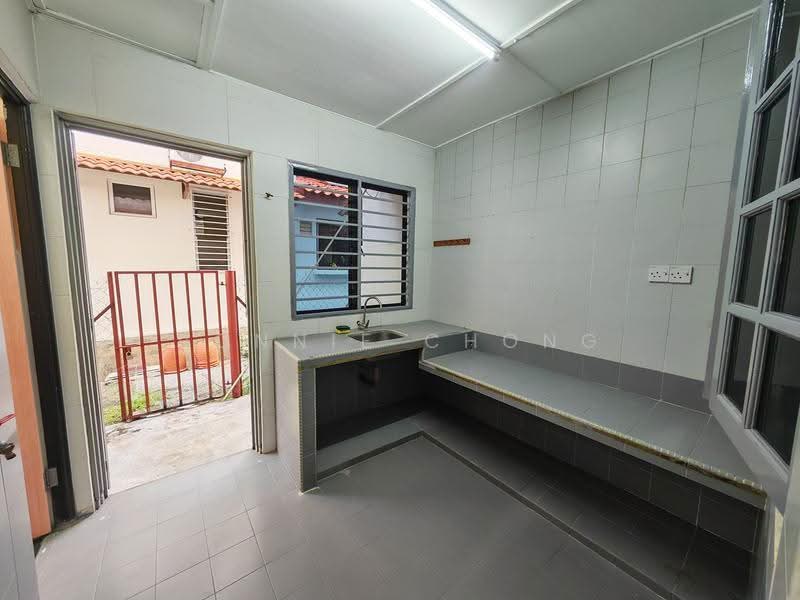 2-storey Terraced House for Rent in Kelana Jaya (Petaling Jaya) - Bonnie Chong - Kitchen - PropertyGuru.com.my