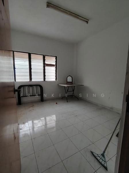 Rumah Flat untuk Disewa di Bangau - Frankie Sing - Bedroom - PropertyGuru.com.my