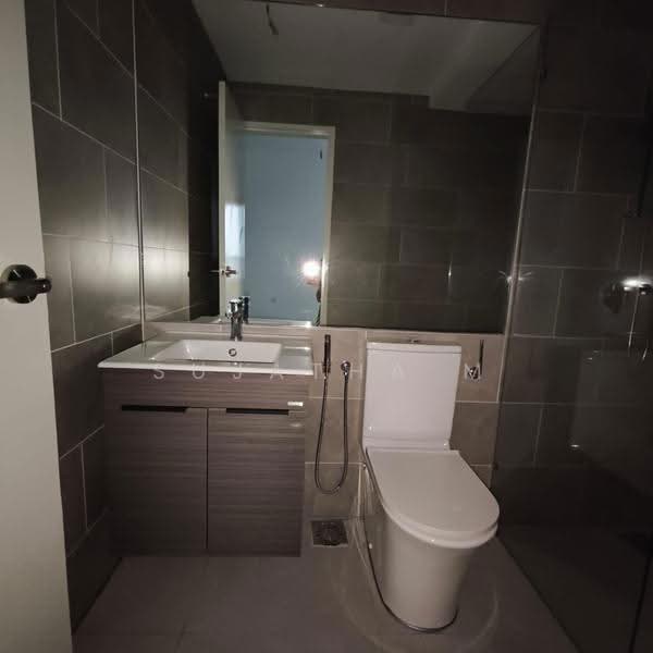 Kediaman Servis untuk Dijual di Residensi Estetik 8 (Est8) - Sujatha M - Bathroom - PropertyGuru.com.my