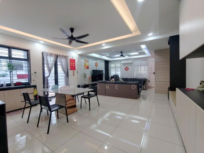Rumah Kluster untuk Dijual di Taman Mount Austin (Tebrau) - Catherine Ong - Living Room - PropertyGuru.com.my