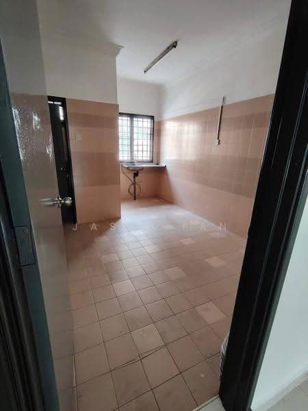 2-storey Terraced House for Sale in Taman Mount Austin (Tebrau) - Jasca Fan - Kitchen - PropertyGuru.com.my