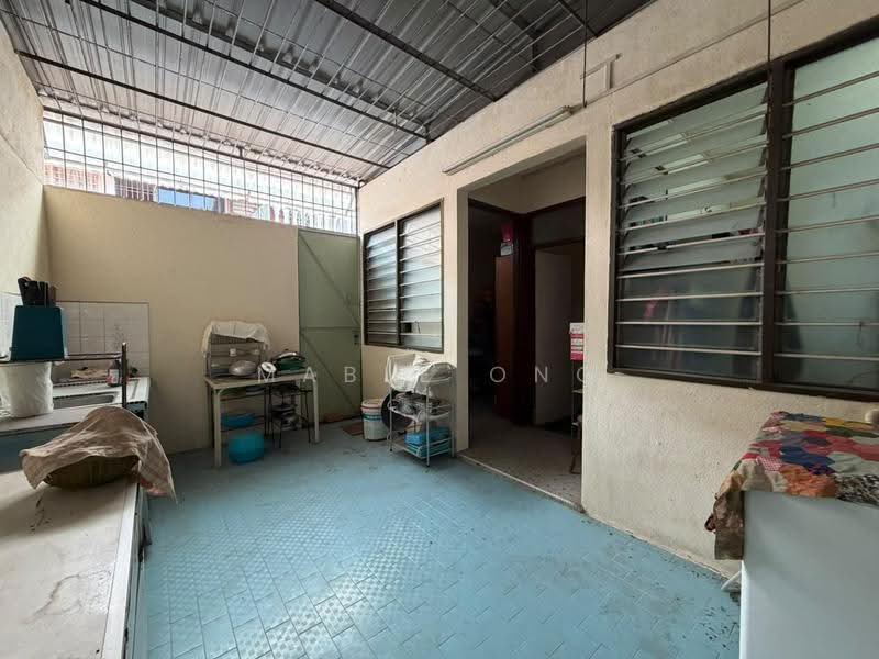 2-storey Terraced House for Sale in Island Park (Jelutong) - Mable Ong - Kitchen - PropertyGuru.com.my