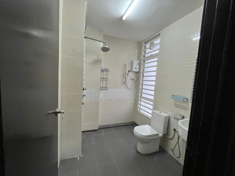Condominium for Rent at The Brezza - A Ee Ee - Bathroom - PropertyGuru.com.my