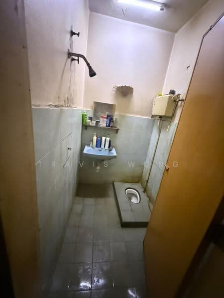 Rumah Teres 2-Tingkat untuk Dijual di Taman Ehsan (Kepong) - Travis Wong - Bathroom - PropertyGuru.com.my