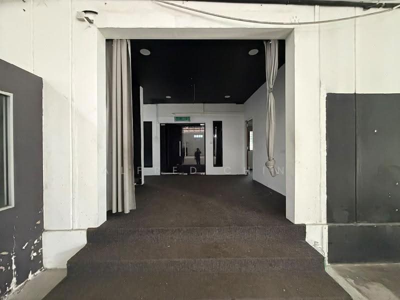 Gudang untuk Disewa di Kota Damansara (Selangor) - Alfred Chin - Entrance - PropertyGuru.com.my
