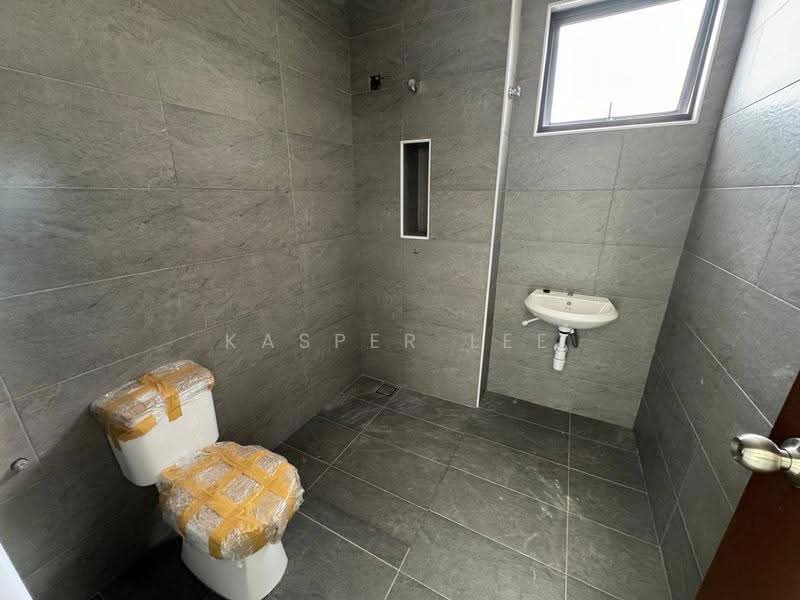 Rumah Teres 2-Tingkat untuk Disewa di Mutiara Rini (Skudai) - Kasper Lee - Bathroom - PropertyGuru.com.my