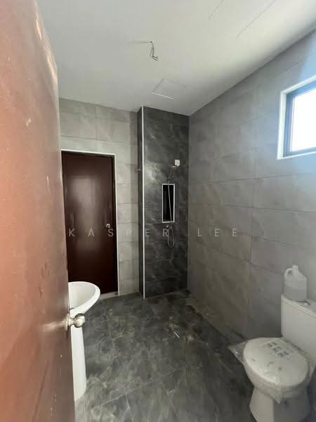 Rumah Teres 2-Tingkat untuk Disewa di Mutiara Rini (Skudai) - Kasper Lee - Bathroom - PropertyGuru.com.my