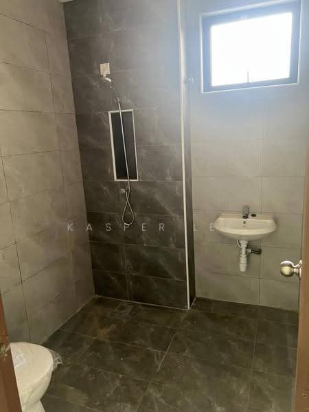 Rumah Teres 2-Tingkat untuk Disewa di Mutiara Rini (Skudai) - Kasper Lee - Bathroom - PropertyGuru.com.my