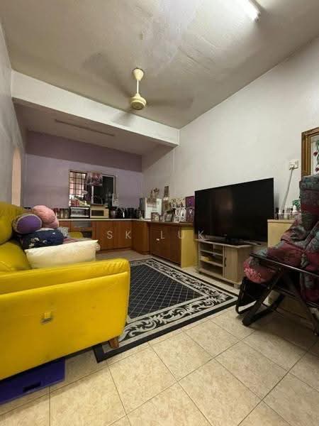 Rumah Teres 2-Tingkat untuk Dijual di Rawang Perdana 2 (Rawang) - SK Luk - Living Room - PropertyGuru.com.my