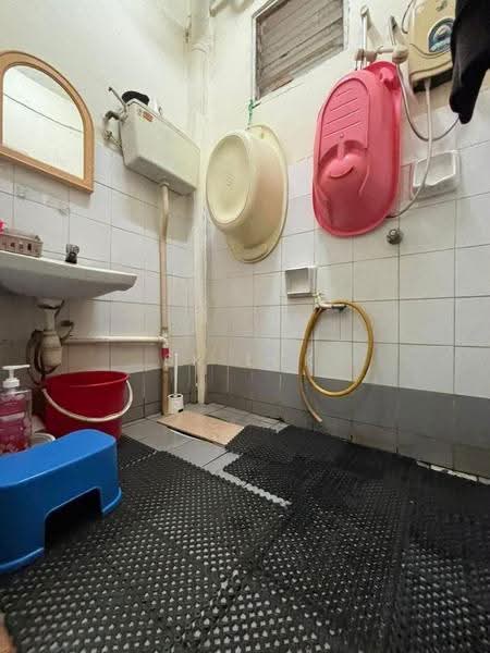 Rumah Teres 2-Tingkat untuk Dijual di Rawang Perdana 2 (Rawang) - SK Luk - Bathroom - PropertyGuru.com.my