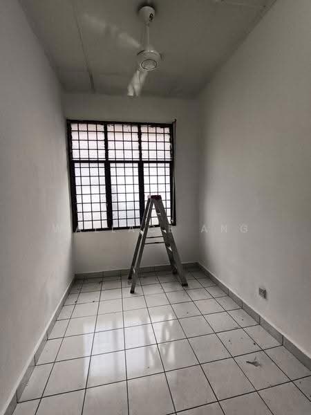 1.5-storey Terraced House for Sale in Taman Molek (Johor Bahru) - Wallace Ang - Interior - PropertyGuru.com.my